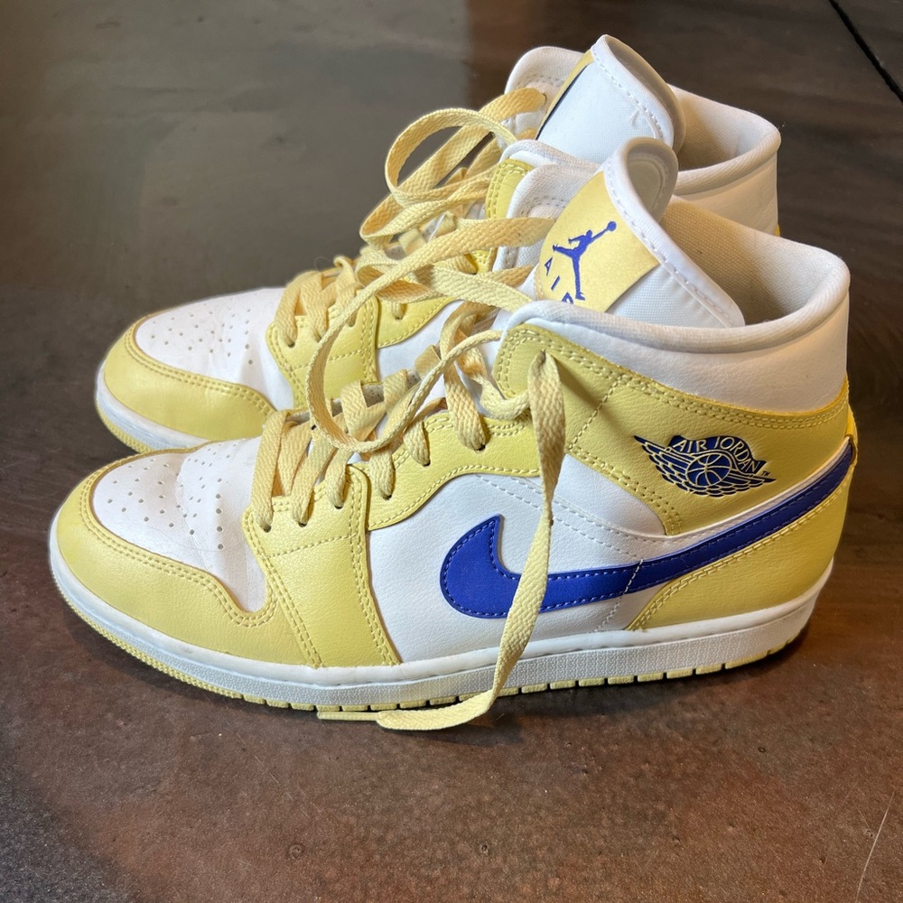 Air Jordan 1 Mid